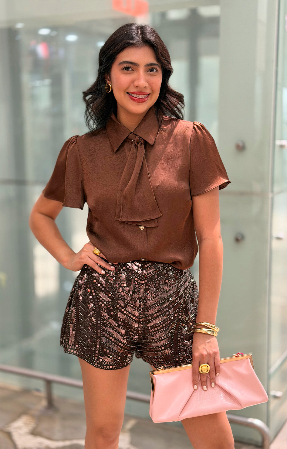Blusa con lazo y botones de corazón