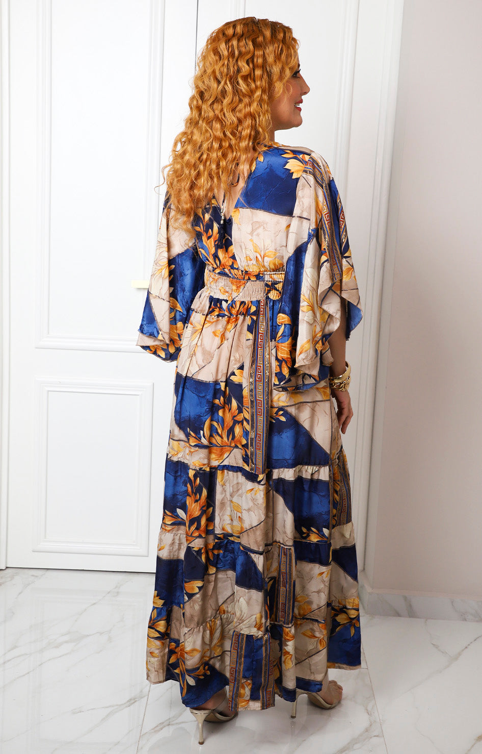 Vestido con escote en V y estampado floral