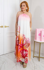 Vestido halter costero con broche dorado