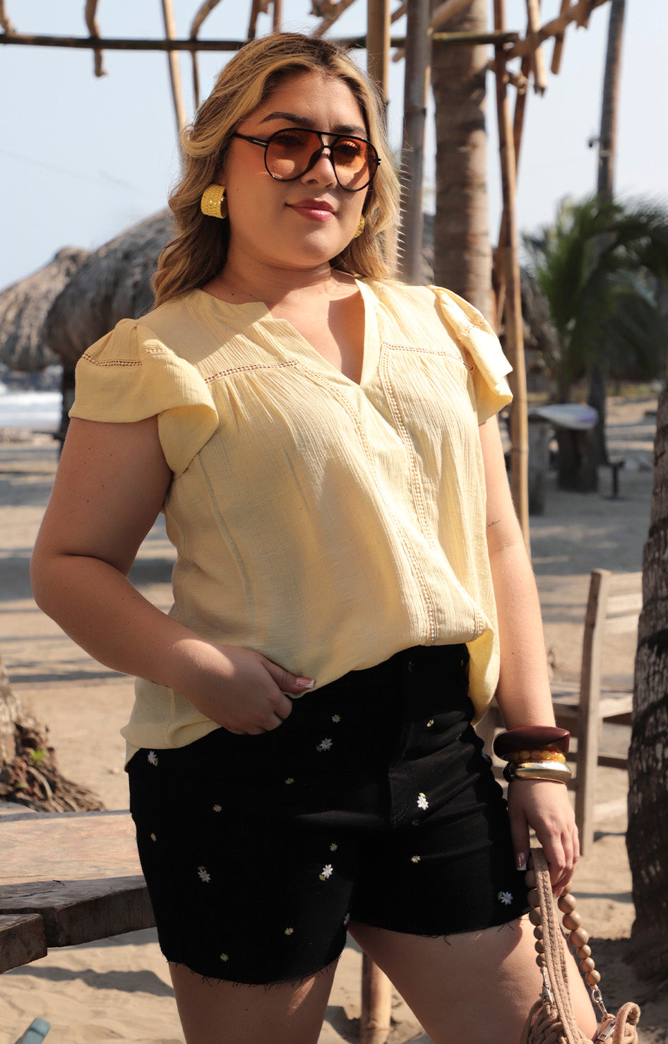 Blusa lisa con detalle de bordado - BLUSAS CURVY Boutiquemirel 