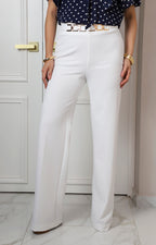 Pantalón de pierna amplia con cinturón dorado