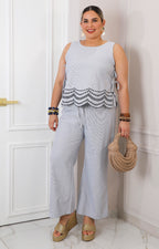 Conjunto a rayas con bordado