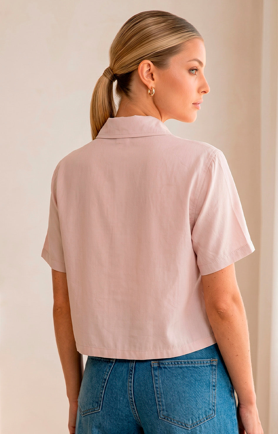 Blusa camisera con bolsillos