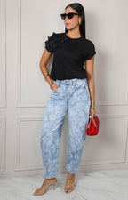 Pantalón de mezclilla estampado corte barrel