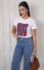 Blusa con estampado floral y aplicaciones