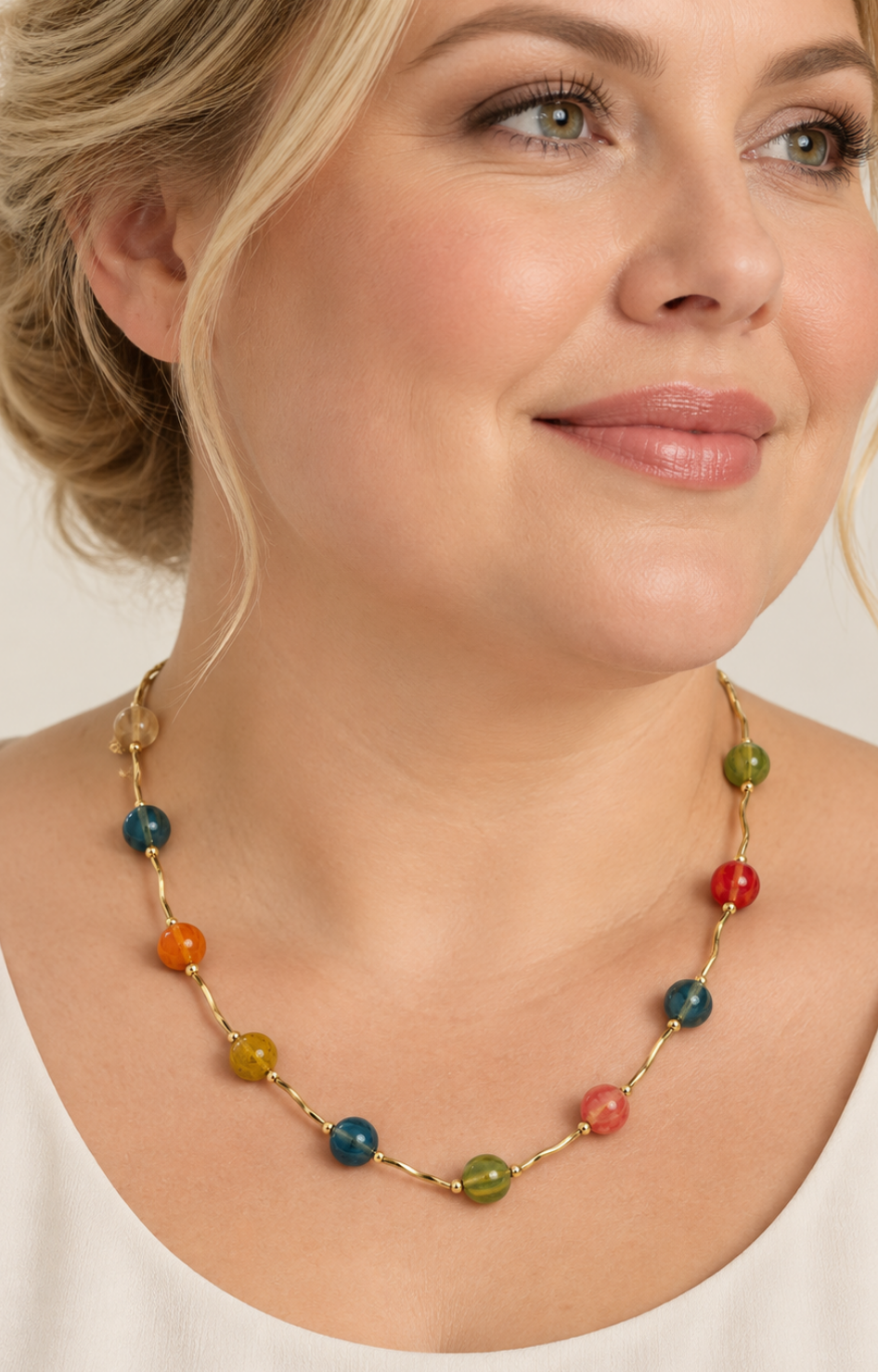 Collar de cadena con piedras multicolor