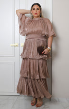 Vestido largo con olanes de satín
