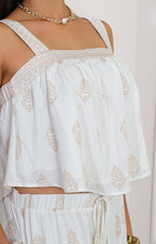 Conjunto beige con decorado