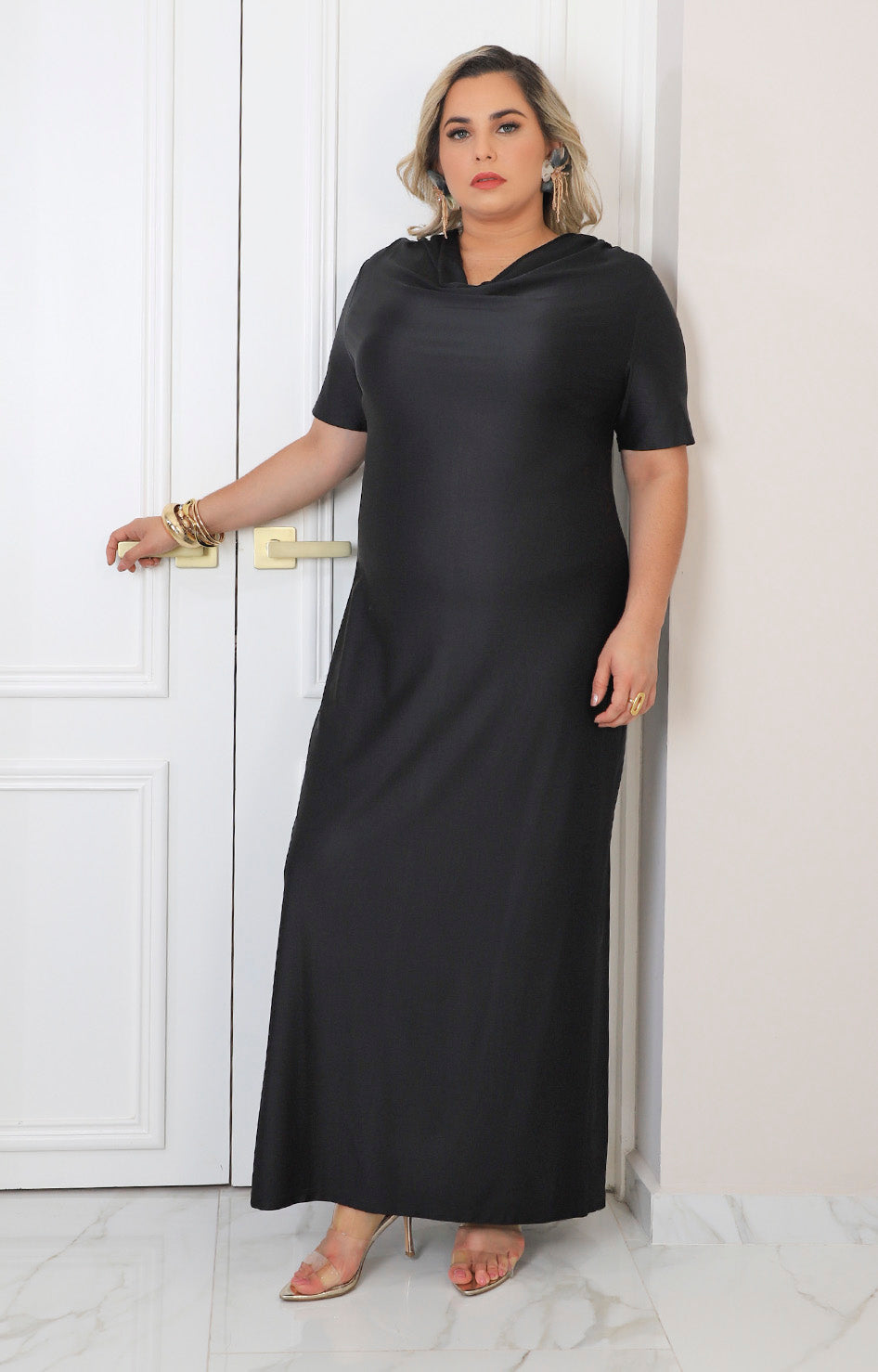 Vestido negro liso