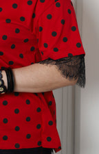 Blusa con polka dots y encaje