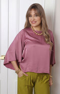 Blusa satinada con manga amplia