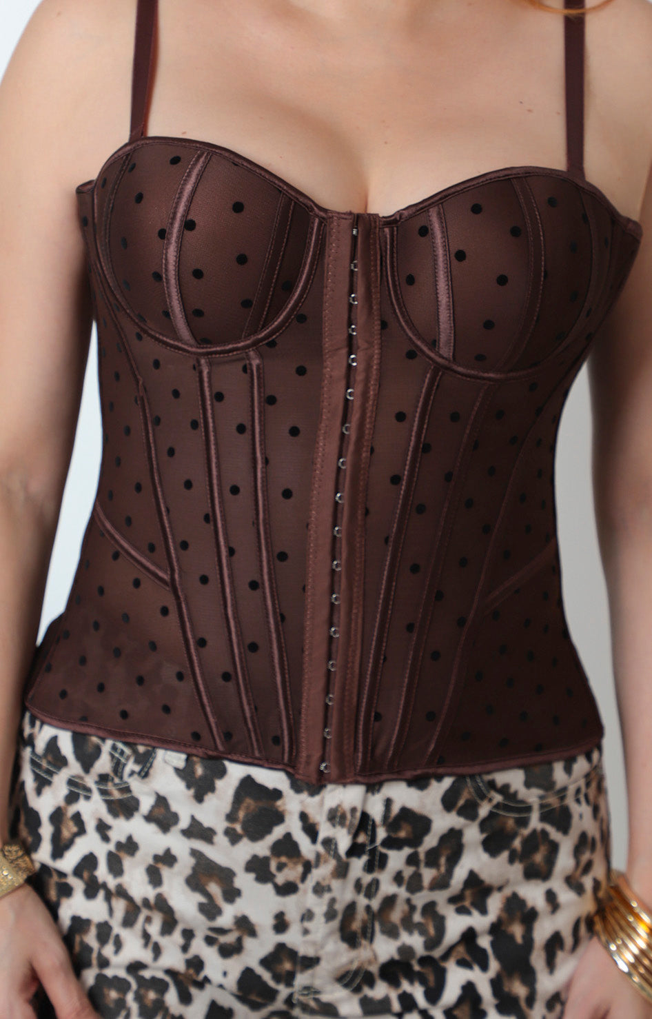 Bustier con tirantes de encaje y ganchillos