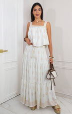 Conjunto beige con decorado