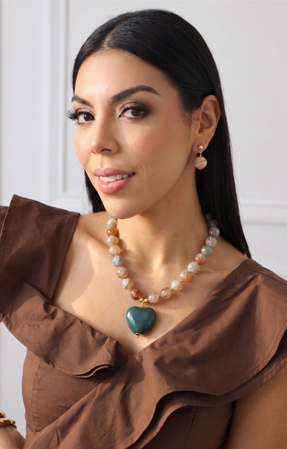 Set de collar con dijes de piedra y aretes