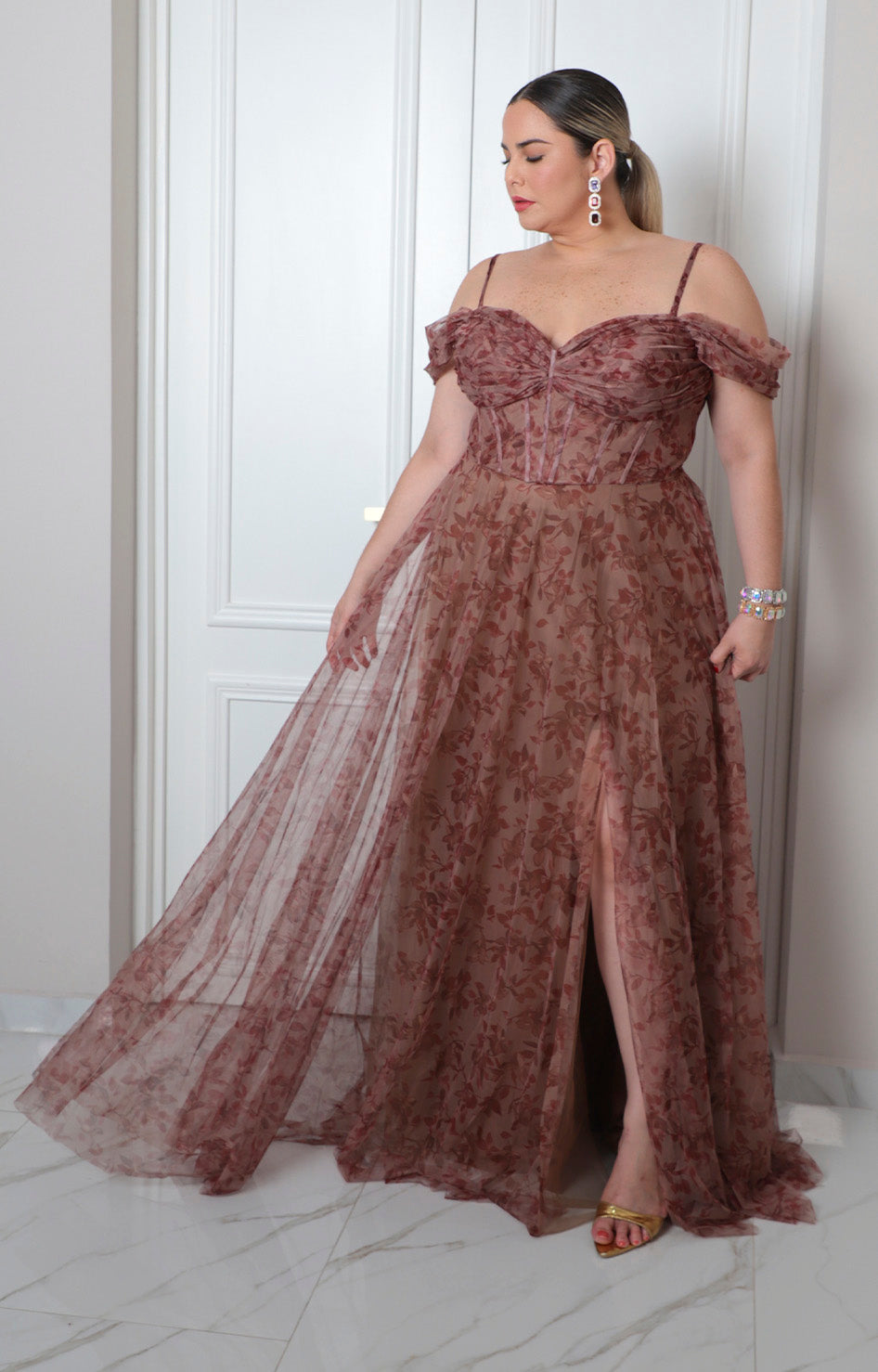 Vestido largo con escote en V estampado floral