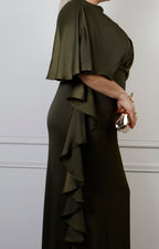 Vestido largo curvy Boutiquemirel con olanes y drapeado en diseño elegante y femenino