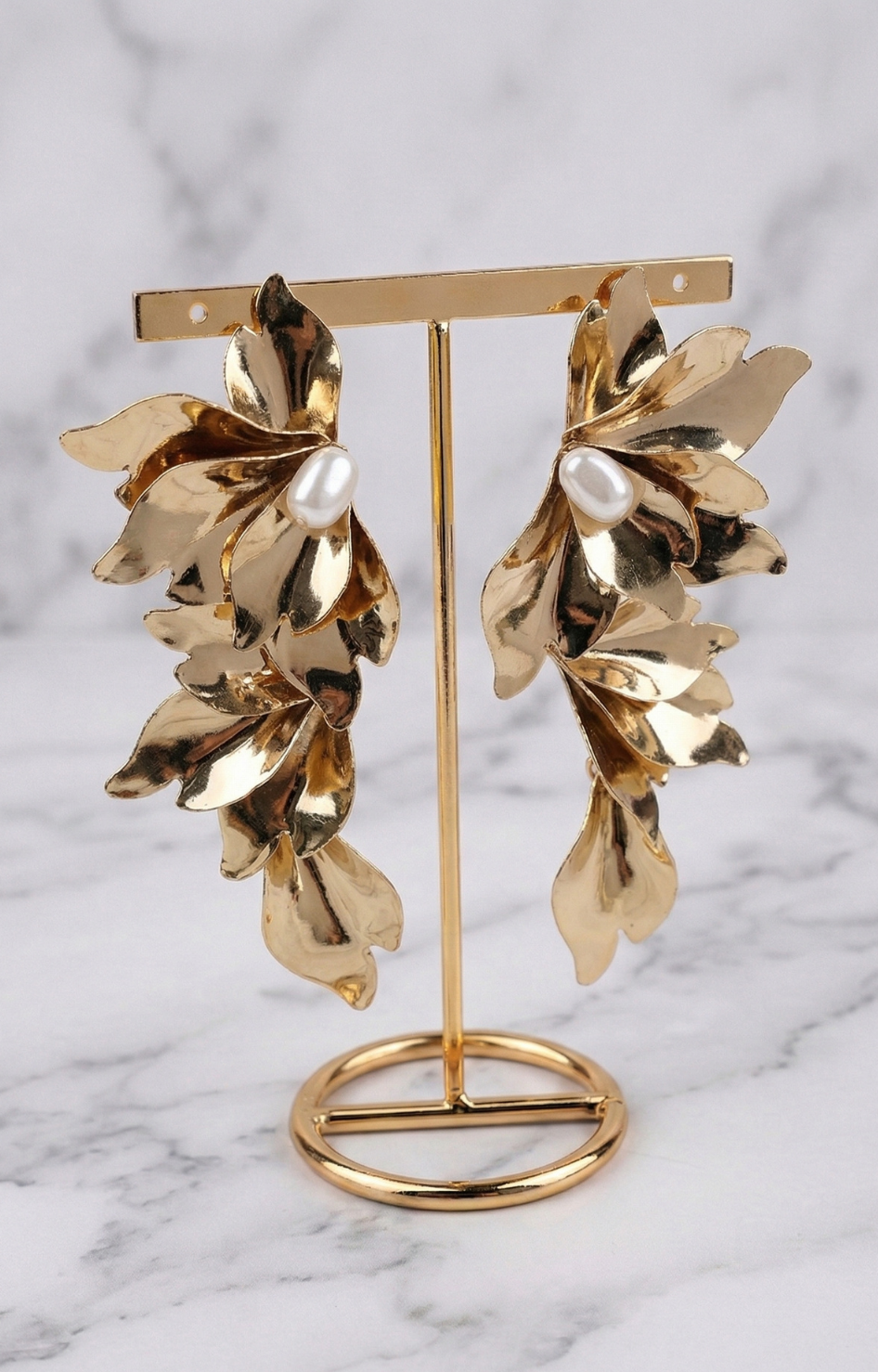 Aretes dorados hojas con perla - ARETES Boutiquemirel 