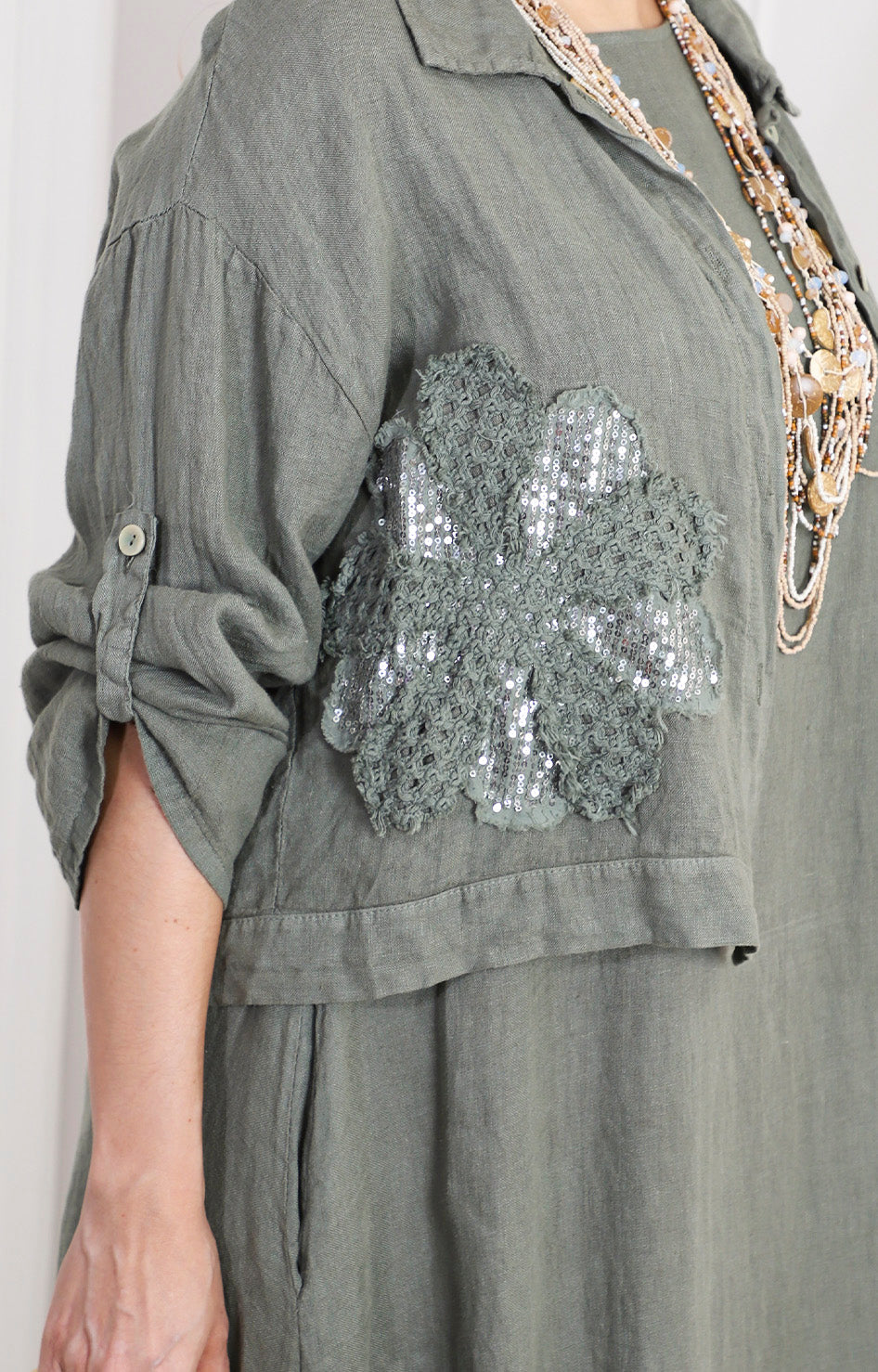Vestido verde con bordado