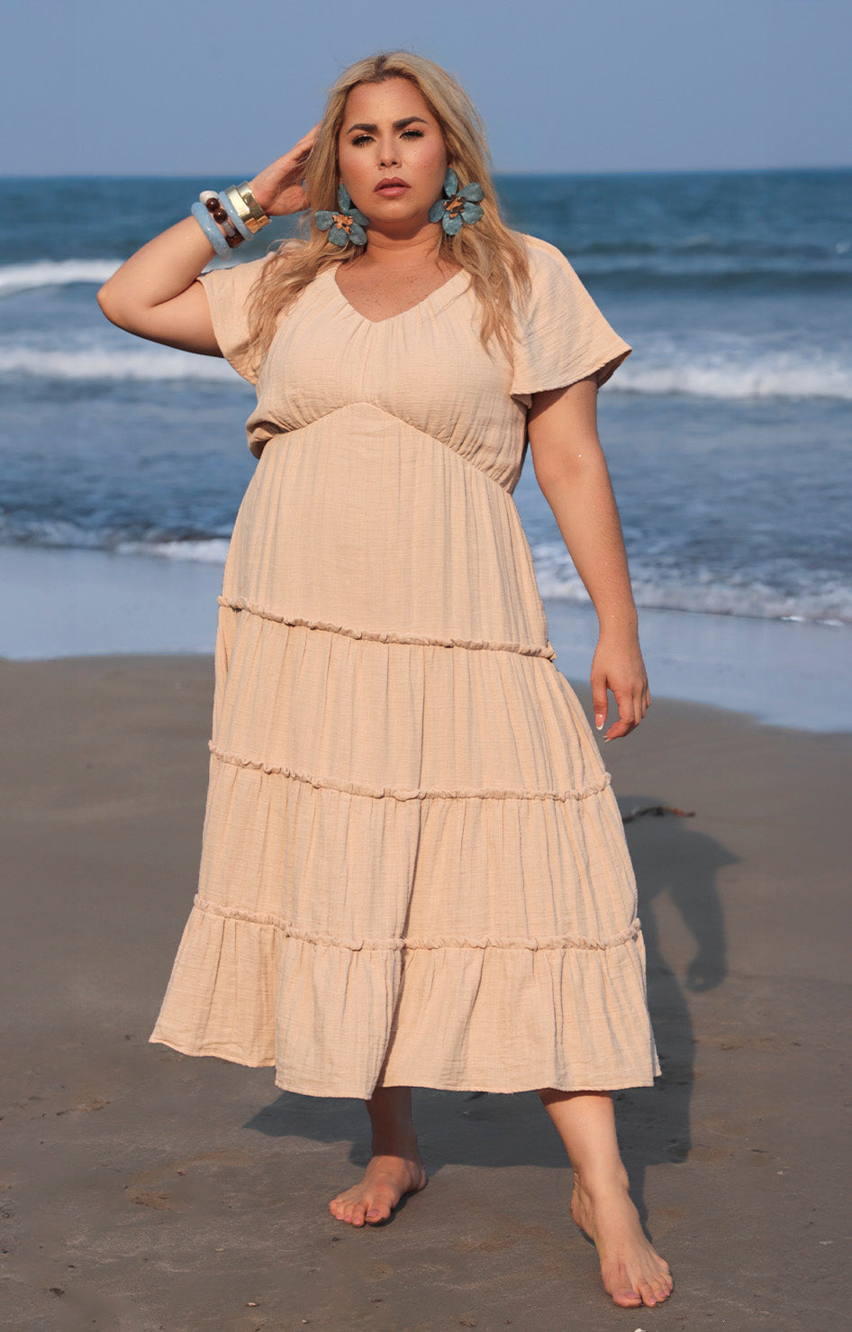 Vestido beige largo - VESTIDO LARGO CURVY Boutiquemirel 