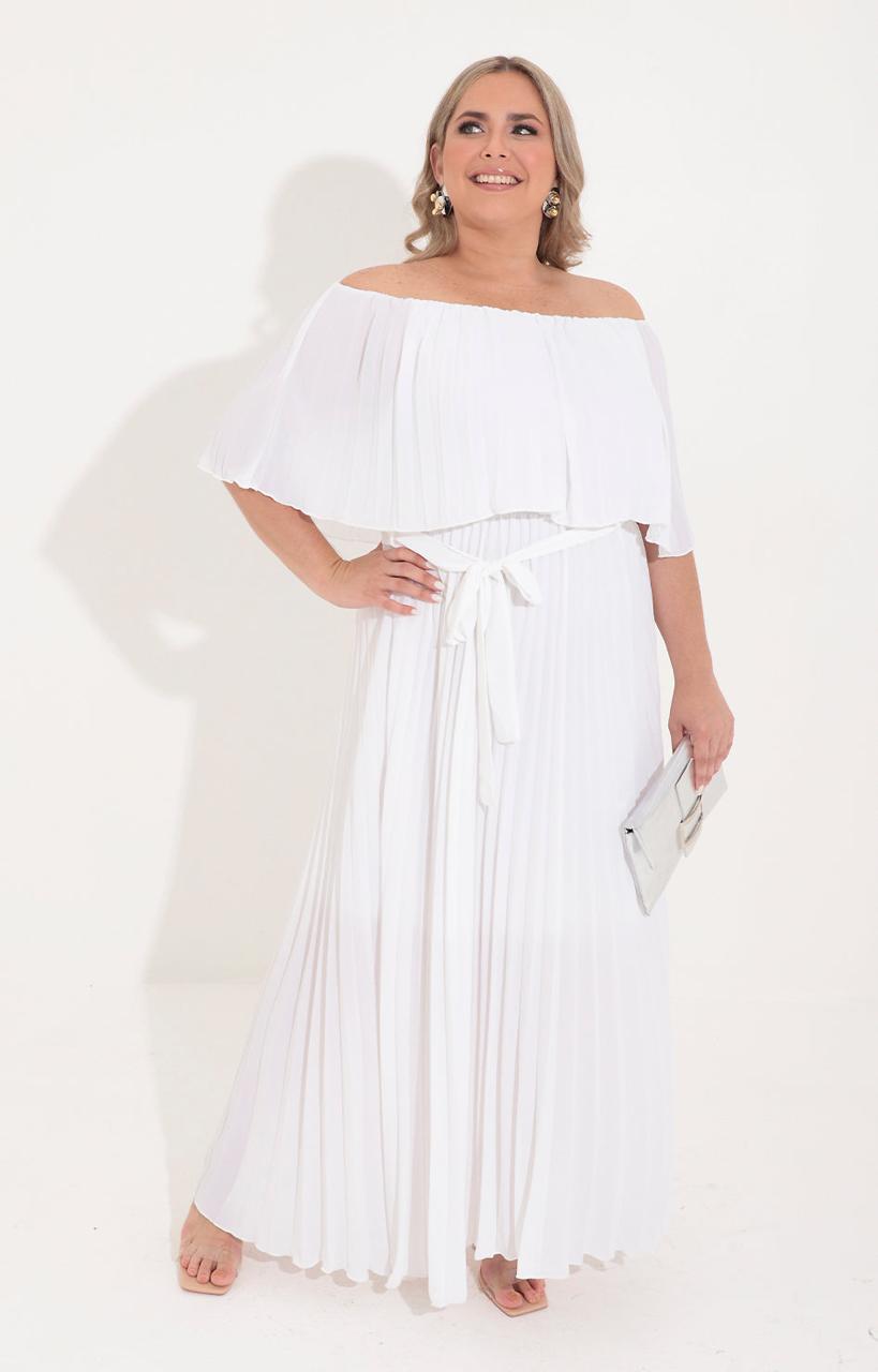 Vestido largo curvy VERXY con plisados, tela fluida y diseño elegante, en colores vibrantes y moderno.