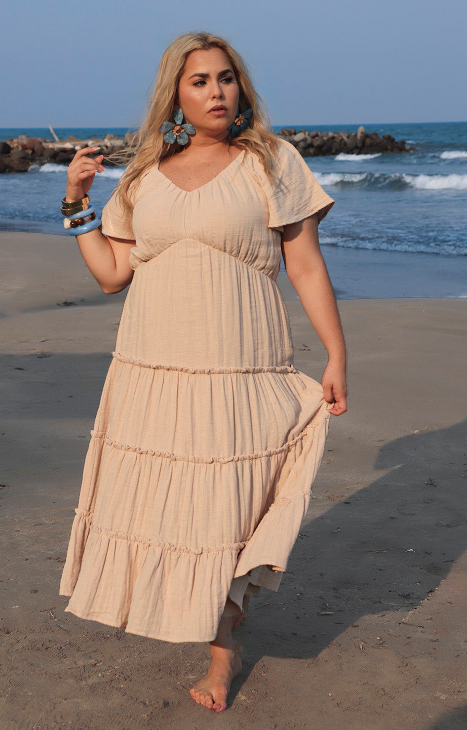 Vestido beige largo - VESTIDO LARGO CURVY Boutiquemirel 