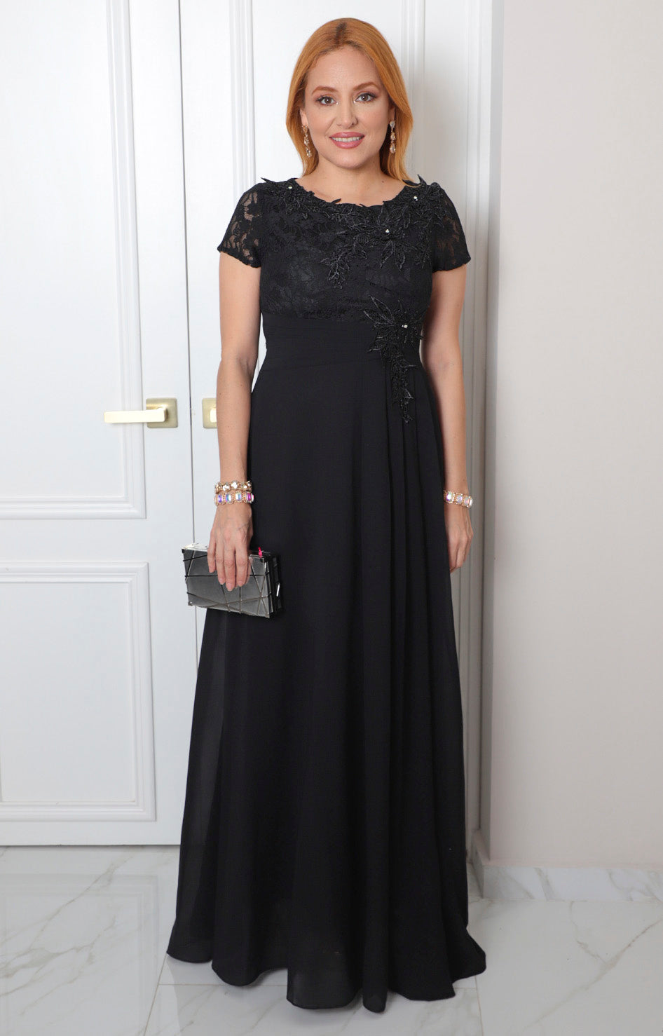 Vestido largo negro con encaje