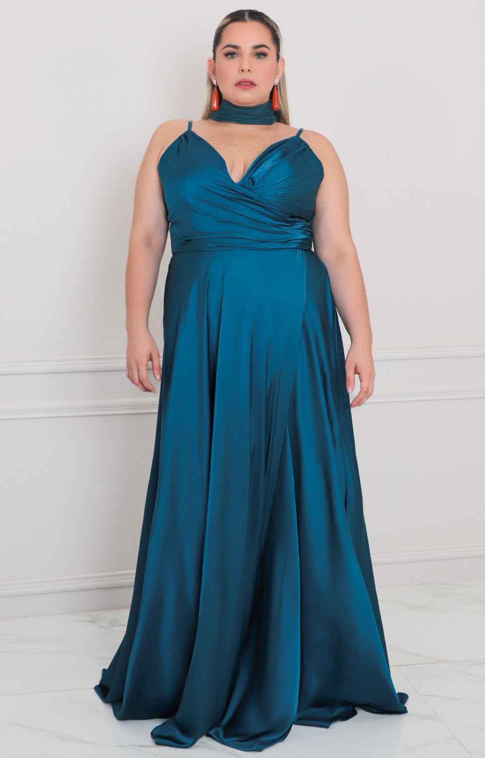 Vestido azul satinado cruzado - VESTIDO LARGO CURVY Boutiquemirel 