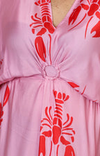 Vestido rosa con estampado de langostas