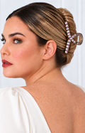 Pinza para cabello con pedrería de la marca Boutiquemirel, muestra detalles brillantes y elegante diseño para peinados.