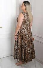 Vestido largo curvy Boutiquemirel con estampado animal print y escote en V