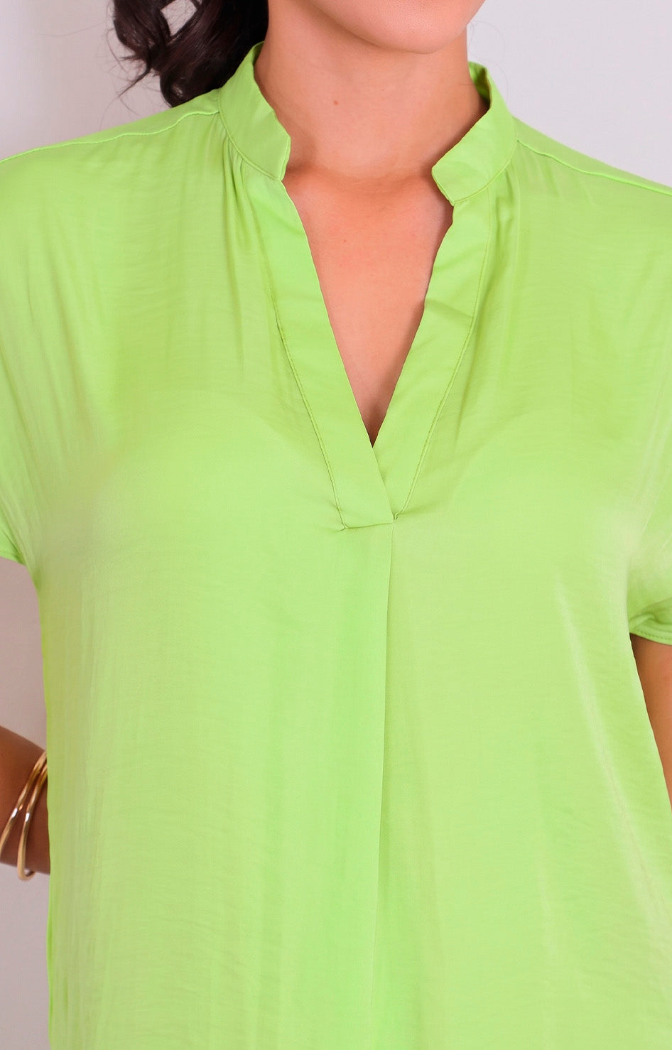 Blusa lisa con mangas