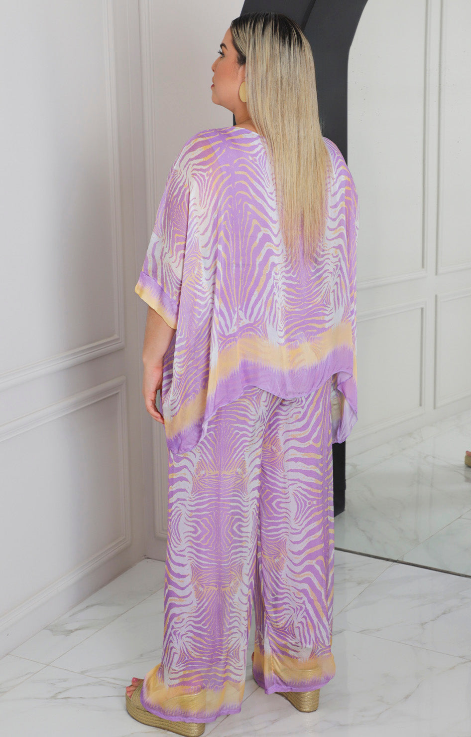 Conjunto de seda estampado lila
