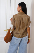 Blusa camisera café con encaje