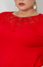 Blusa roja con encaje