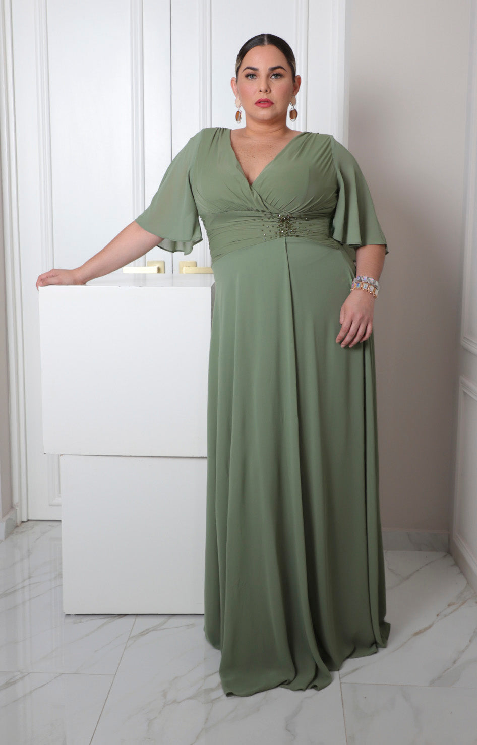 Vestido largo con escote en V drapeado