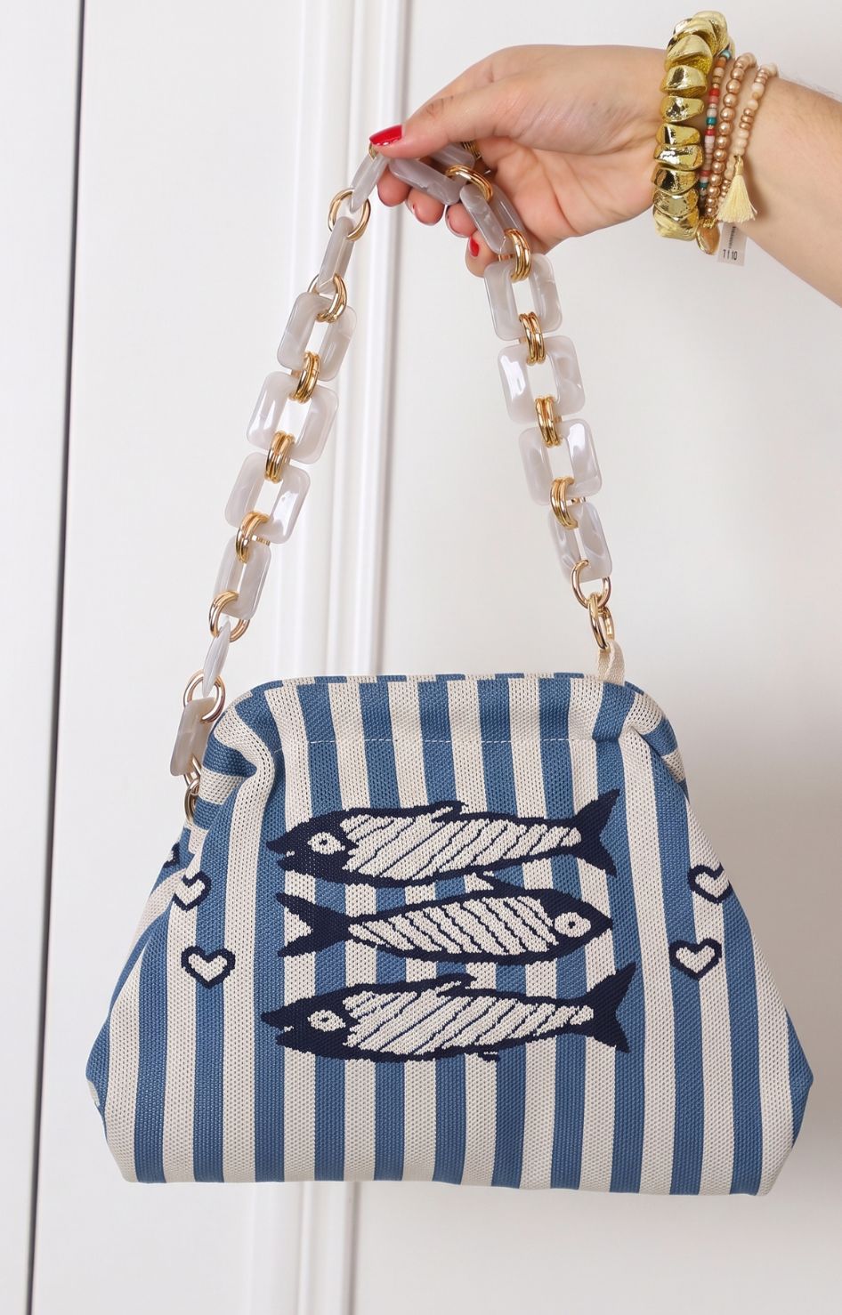 Bolsa tejida con estampado de peces