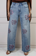 Pantalón regular azul de mezclilla Boutiquemirel con aplicaciones decorativas visibles