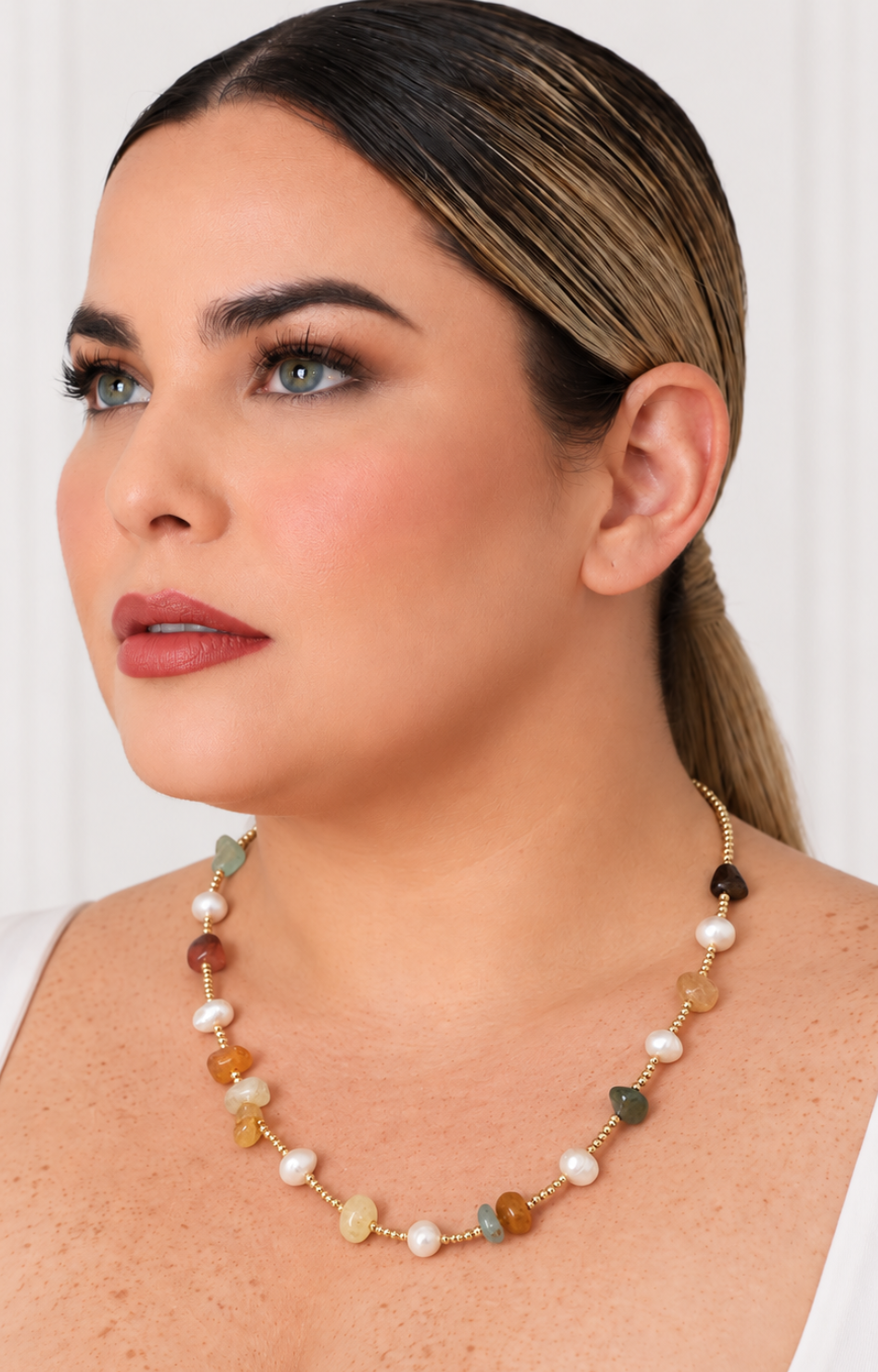 Collar Boutiquemirel de piedra natural multicolor con cuentas de tonos variados