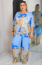 Conjunto azul con estampado de acuarela