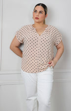 Blusa beige con lunares y cuello en V