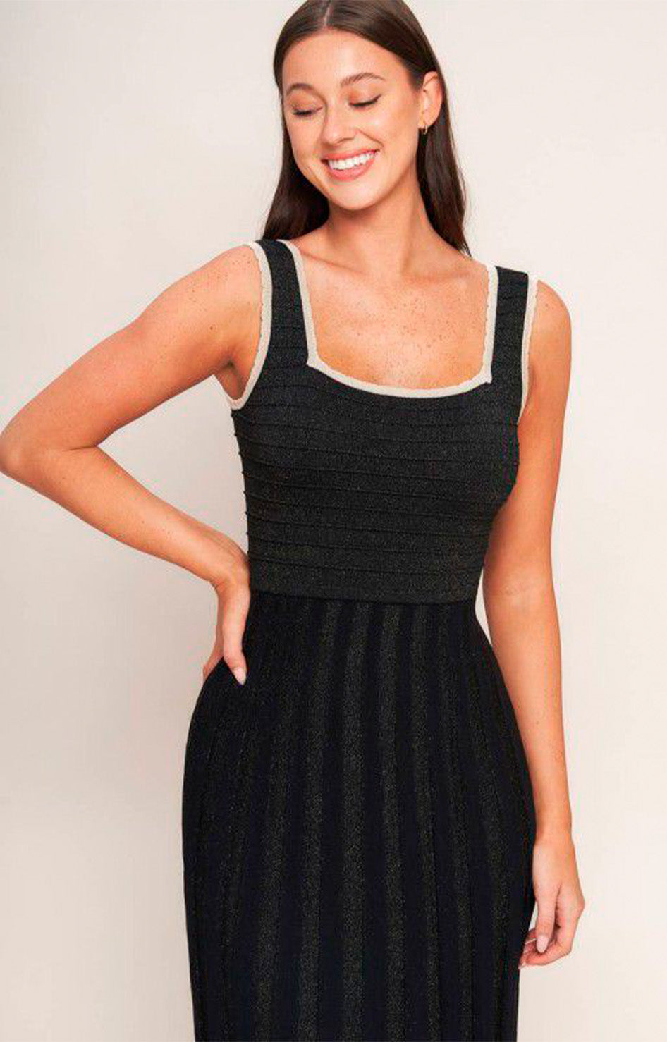 Vestido negro de tirantes