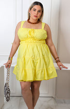 Vestido corto con fruncido en cintura