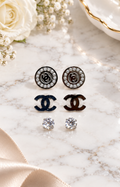 Set de aretes de broquel plateados con cristal