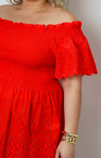 Blusa peplum con bordado calado