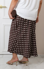 Falda satinada con polka dots