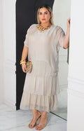 Vestido beige midi en capas