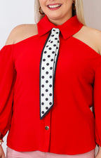 Blusa con hombros descubiertos y pañoleta
