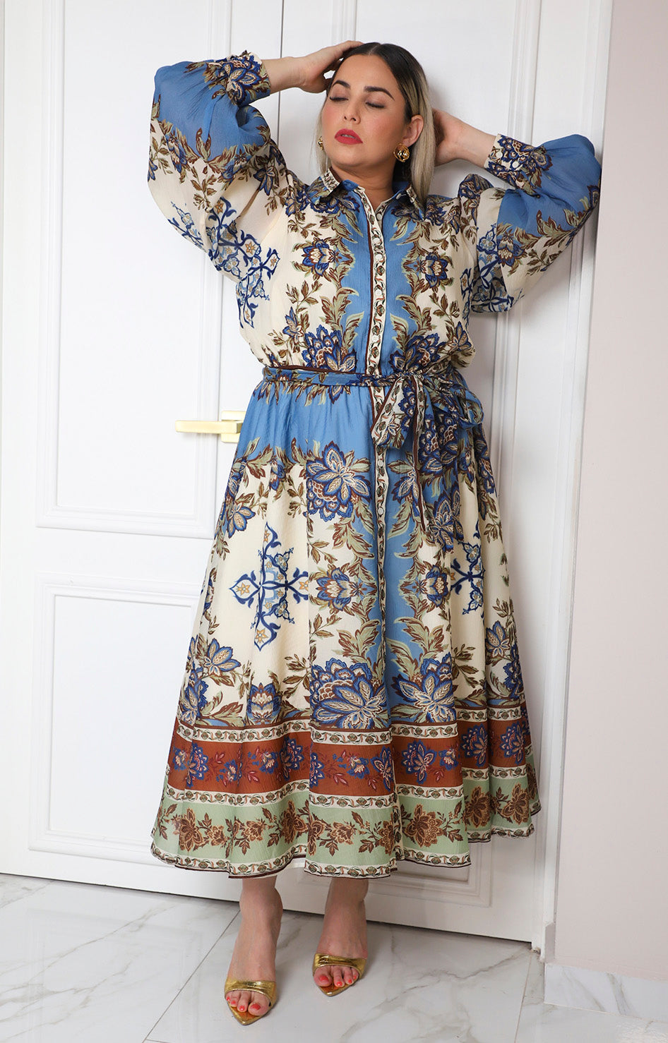 Vestido largo estampado floral con mangas largas