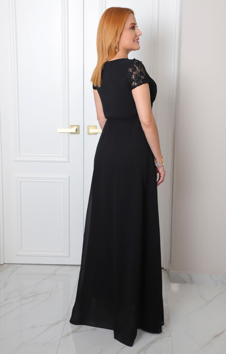 Vestido largo negro con encaje