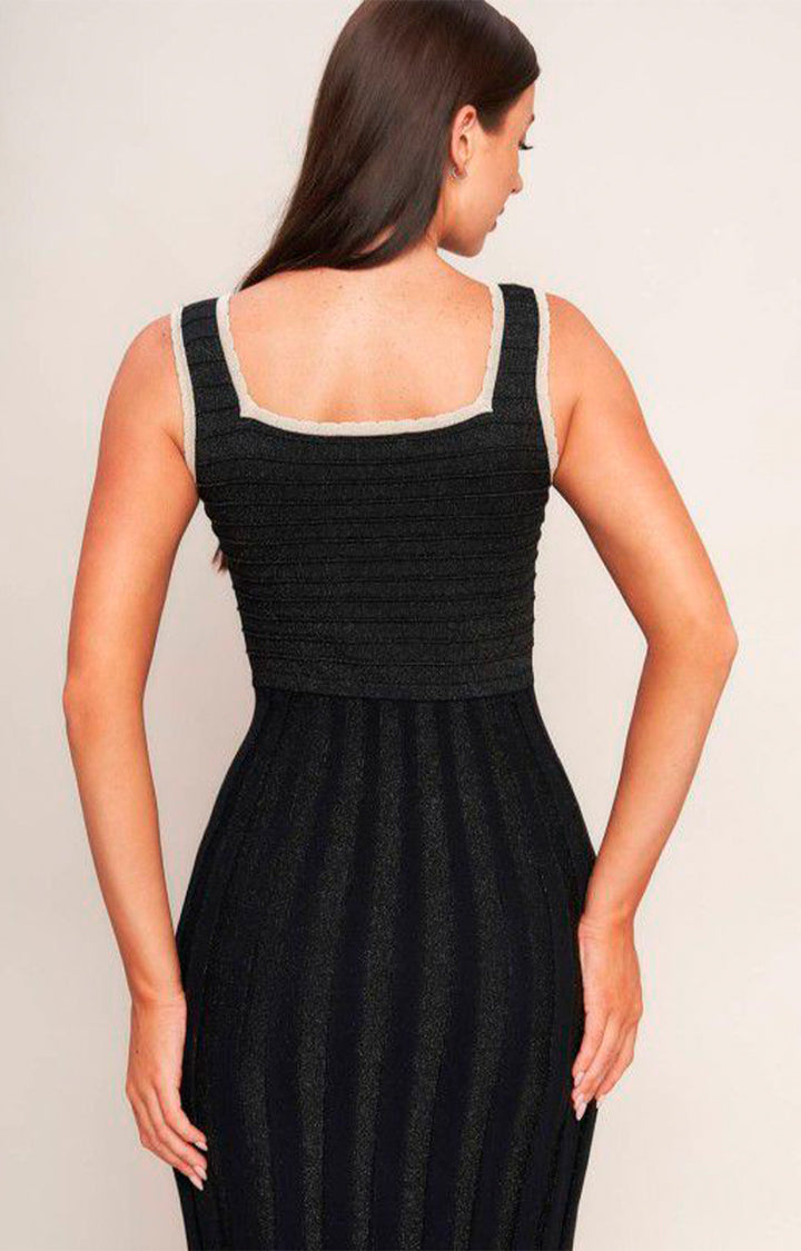 Vestido negro de tirantes